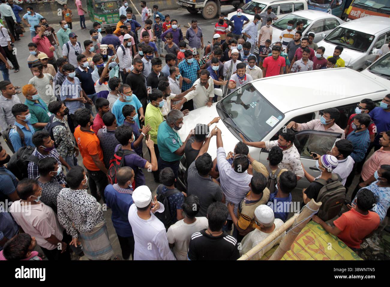 28 juin 2021, Dhaka, Bangladesh : les transports publics ont quitté les rues et les centres commerciaux sont restés fermés à Dhaka et dans d’autres parties du Bangladesh alors que le gouvernement appliquait un confinement strict « à une échelle limitée » à partir de lundi dans le but de maîtriser la situation COVID. (Crédit image : © Habibur Rahman/ZUMA Press Wire Service) Banque D'Images