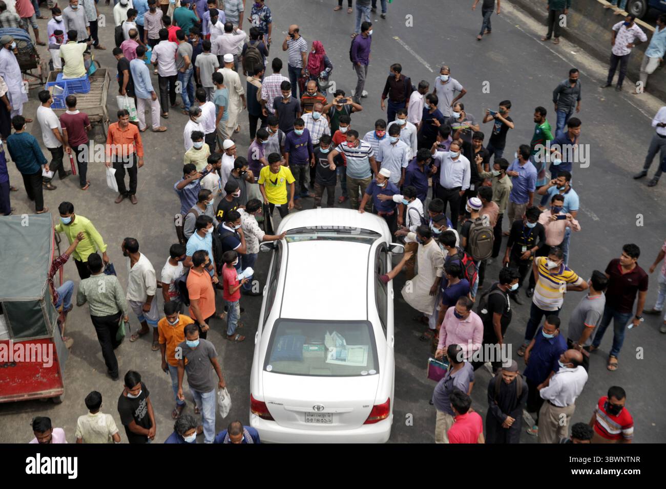 28 juin 2021, Dhaka, Bangladesh : les transports publics ont quitté les rues et les centres commerciaux sont restés fermés à Dhaka et dans d’autres parties du Bangladesh alors que le gouvernement appliquait un confinement strict « à une échelle limitée » à partir de lundi dans le but de maîtriser la situation COVID. (Crédit image : © Habibur Rahman/ZUMA Press Wire Service) Banque D'Images
