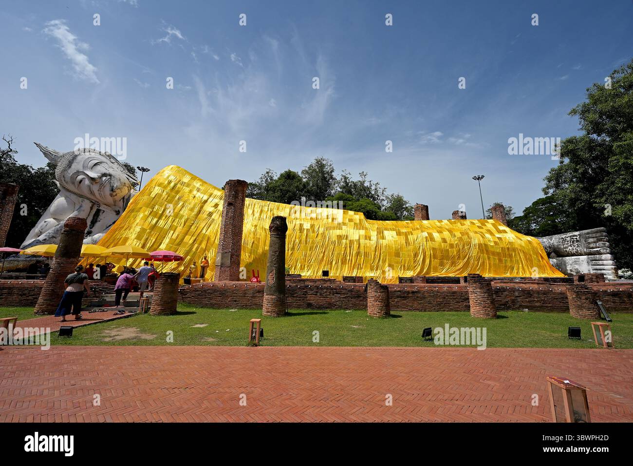 Vue de Luang Phor Khao, le plus grand et le plus long Bouddha couché en Thaïlande, Wat Khun Inthapramun, Ang Thong Banque D'Images