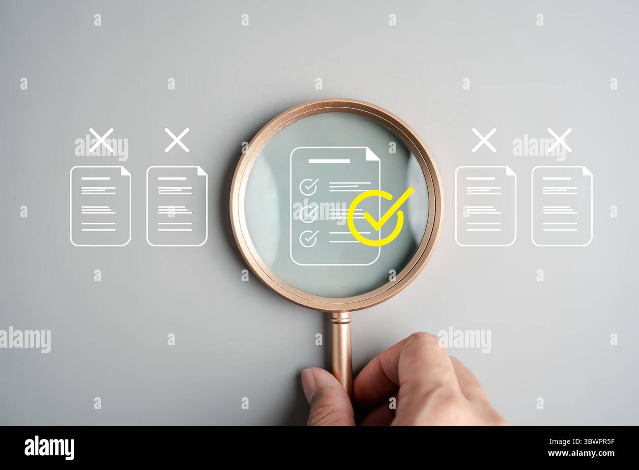 Système d'audit pour la vérification et la conformité des documents, montrant l'examen des listes de contrôle, l'assurance qualité, l'inspection des dossiers, le contrôle interne, et valida des données Banque D'Images
