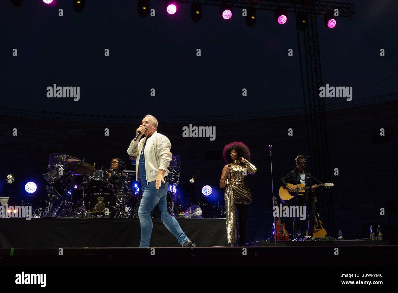 Vérone, Italie. 16 juillet 2025. Simple Minds pendant simple Minds, concert de musique à Vérone, Italie, 15 juillet 2025 crédit : Agence photo indépendante/Alamy Live News Banque D'Images