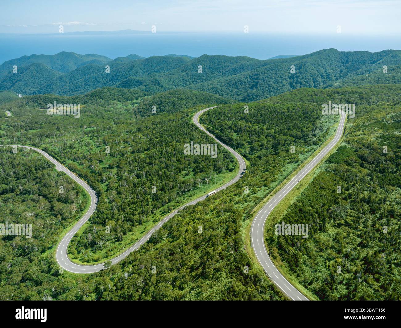 Shiretoko Crossing Road, Hokkaido, Japon Banque D'Images