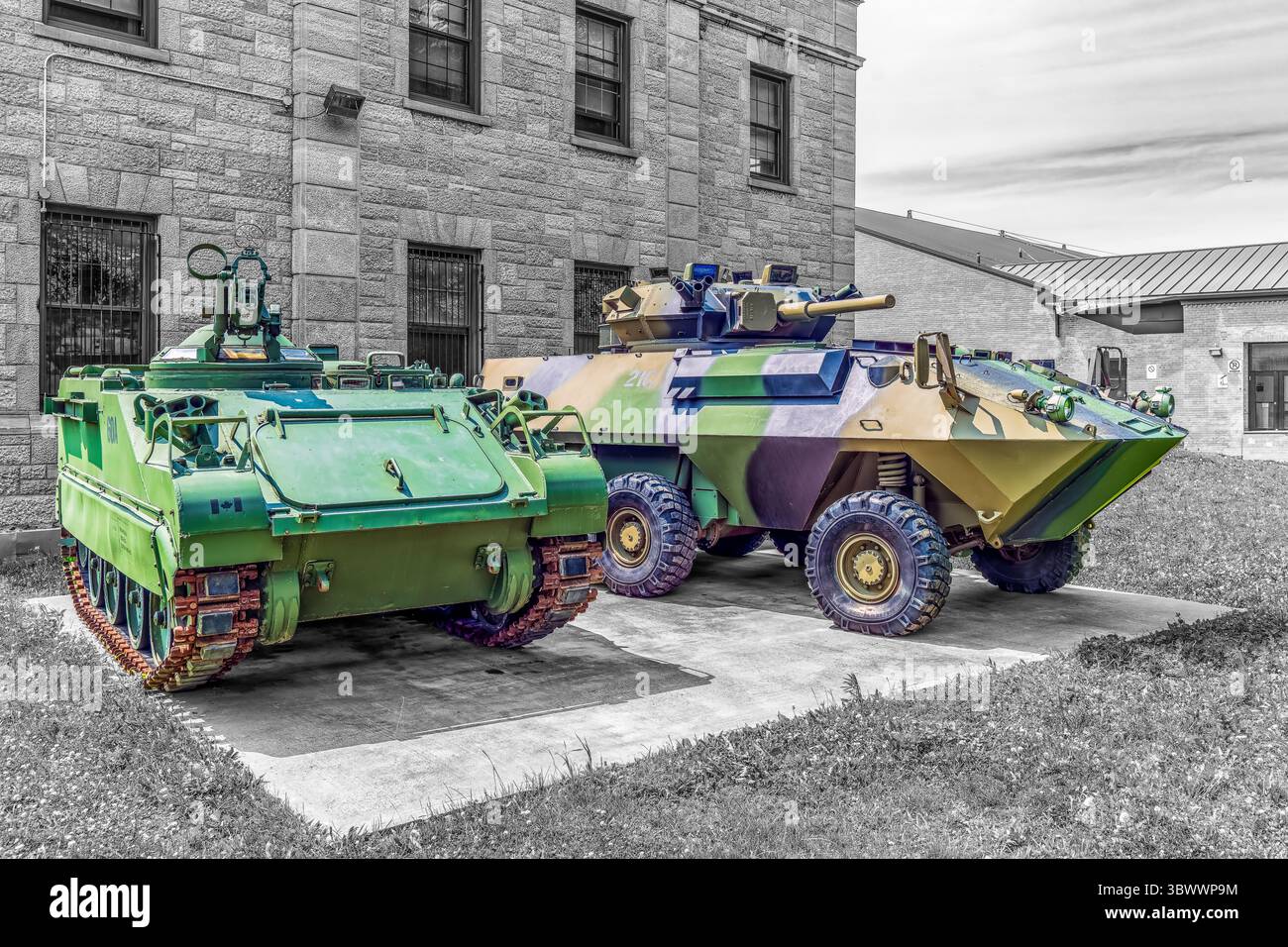 Véhicules militaires exposés - divers Banque D'Images
