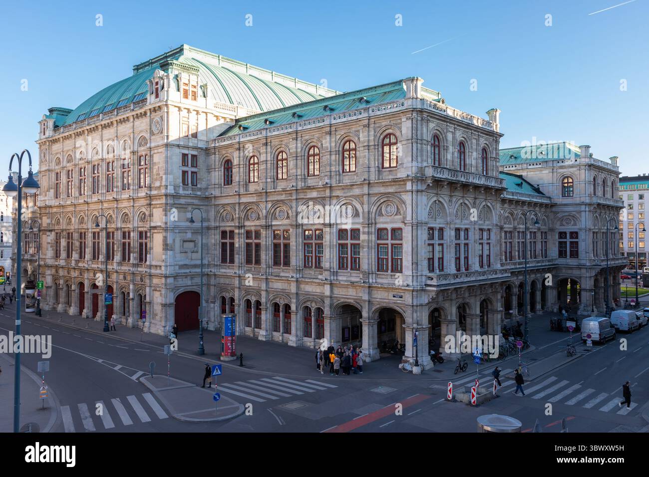 L'Opéra d'État de Vienne est un opéra historique et une compagnie d'opéra basée à Vienne, en Autriche et c'est un lieu de renaissance et le premier bâtiment O. Banque D'Images