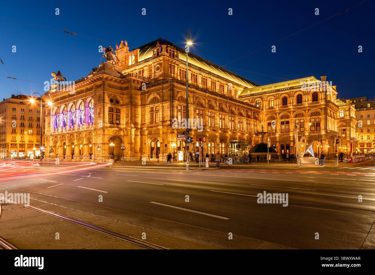 L'Opéra d'État de Vienne est un opéra historique et une compagnie d'opéra basée à Vienne, en Autriche et c'est un lieu de renaissance et le premier bâtiment O. Banque D'Images