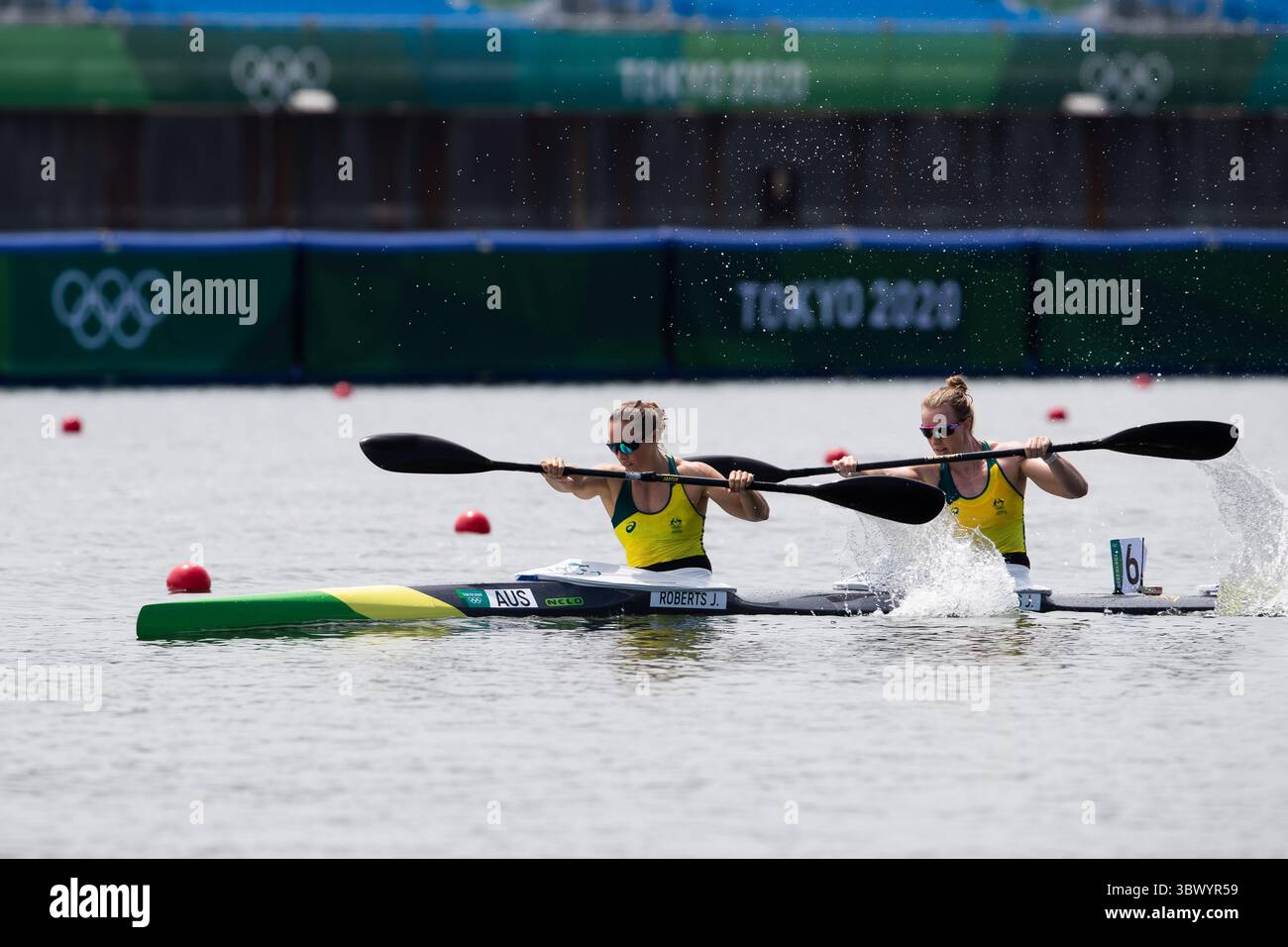 02 août 2021 : Jaime Roberts (16 ans) et JO Brigden-Jones (11 ans) d'Australie dans la course de kayak double 500 m féminine lors des manches de canoë sprint à Sea Forest Waterway à Tokyo, au Japon. Daniel Lea/CSM}(image de crédit : &copy ; Daniel Lea/CSM via ZUMA Wire) Banque D'Images