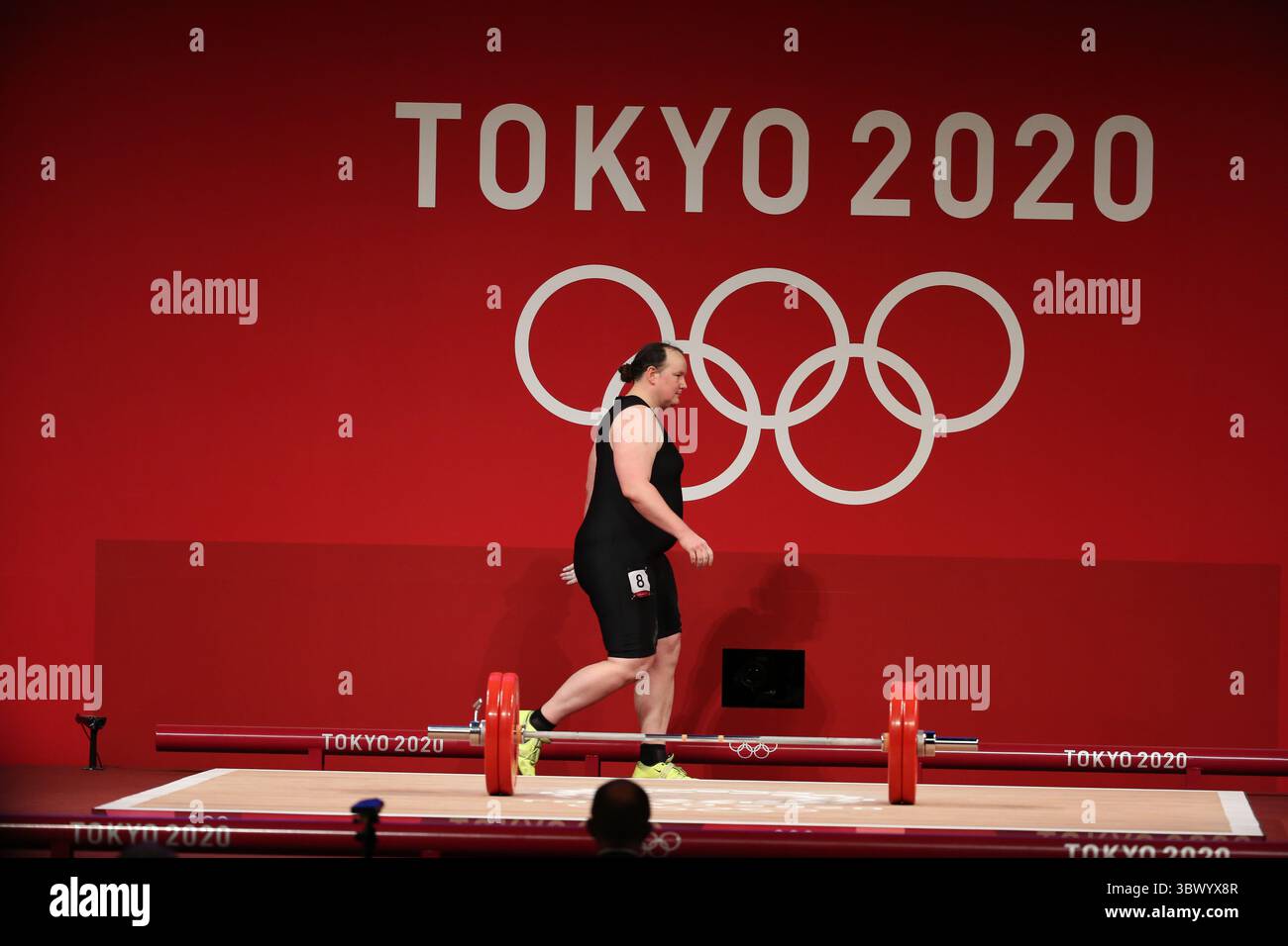 2 août 2021, Tokyo, Tokyo, Japon : Laurel HUBBARD, de Nouvelle-Zélande, entre dans l'histoire en devenant la première athlète féminine ouvertement transgenre à concourir aux Jeux olympiques lors de l'haltérophilie féminine +87kg Groupe A au Forum international de Tokyo le 2 août 2021 à Tokyo, Japon (crédit image : © Mickael Chavet via ZUMA Press Wire) Banque D'Images