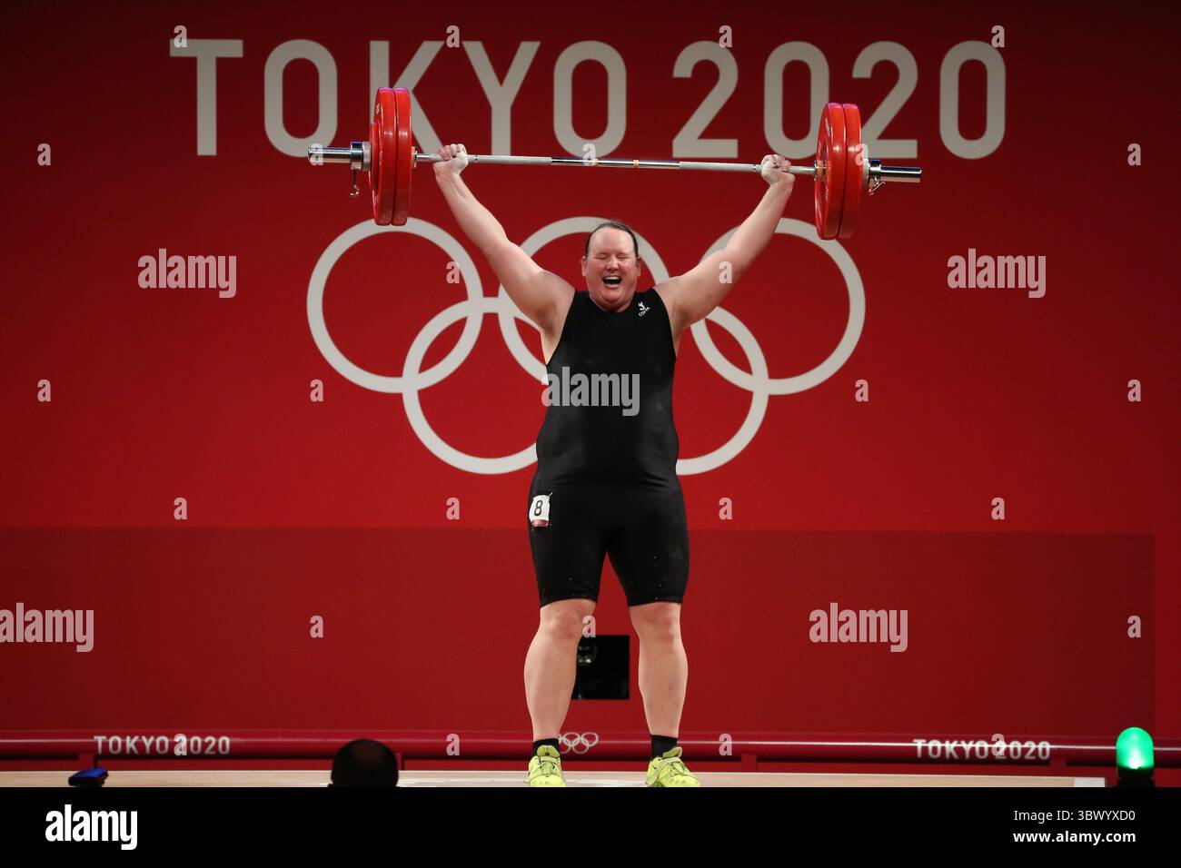2 août 2021, Tokyo, Tokyo, Japon : Laurel HUBBARD, de Nouvelle-Zélande, entre dans l'histoire en devenant la première athlète féminine ouvertement transgenre à concourir aux Jeux olympiques lors de l'haltérophilie féminine +87kg Groupe A au Forum international de Tokyo le 2 août 2021 à Tokyo, Japon (crédit image : © Mickael Chavet via ZUMA Press Wire) Banque D'Images