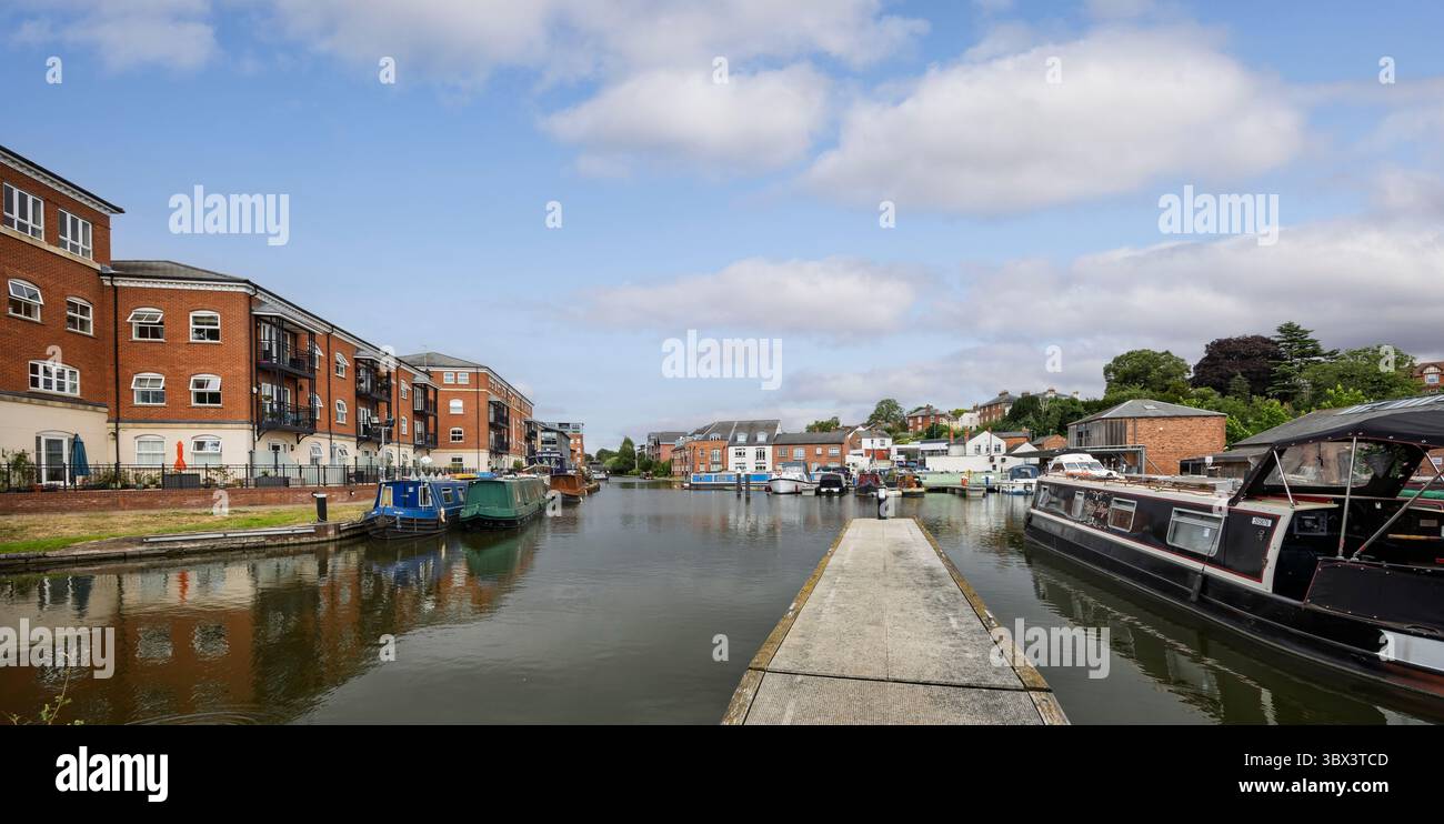 Port de plaisance de Diglis sur le canal Worcester & Birmingham, à Worcester, Worcestershire, Royaume-Uni le 14 juillet 2025 Banque D'Images