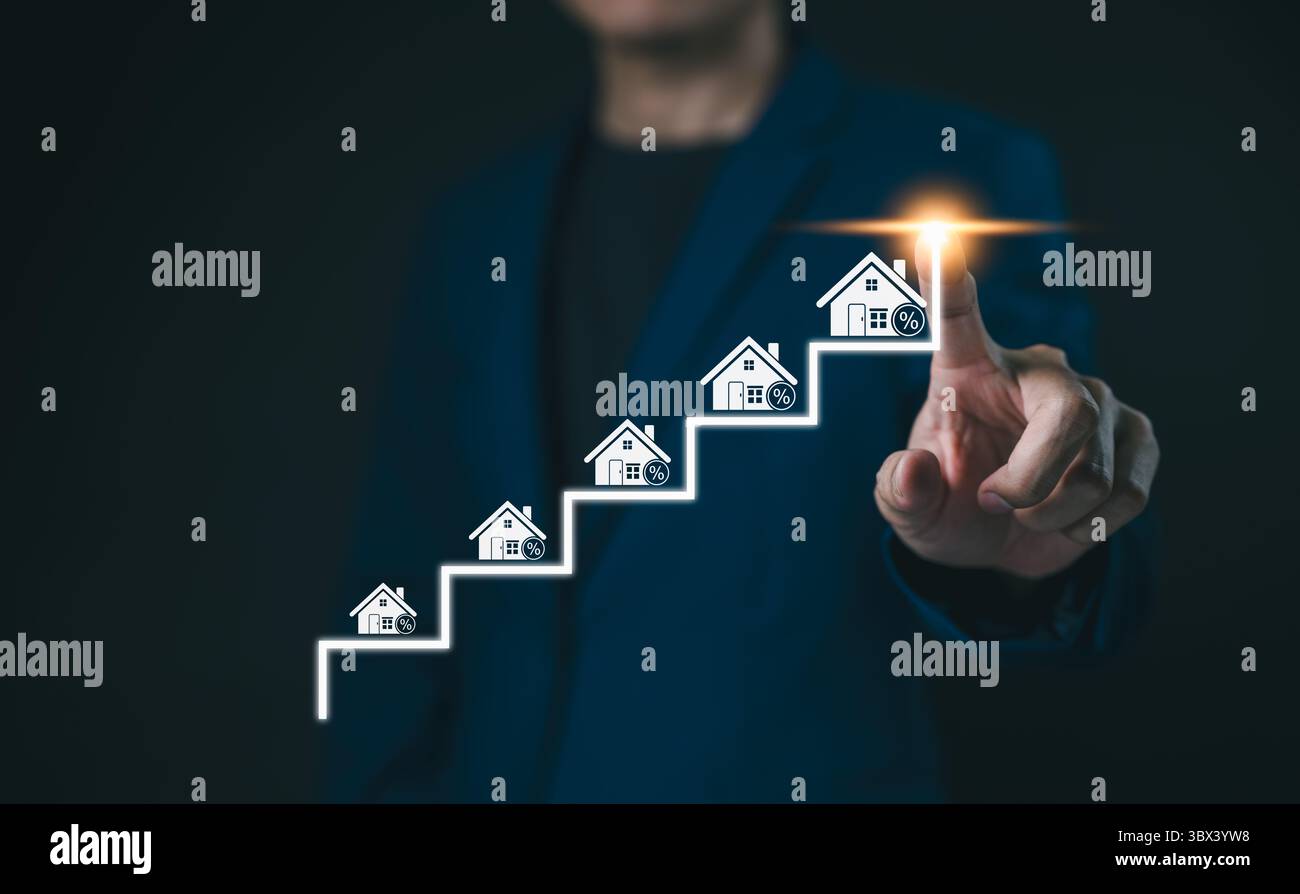Investissement immobilier et concept de croissance du marché. Analyse tendances de croissance du marché immobilier. Graphique en escalier, hausse du prix des maisons, taux d'intérêt, Banque D'Images