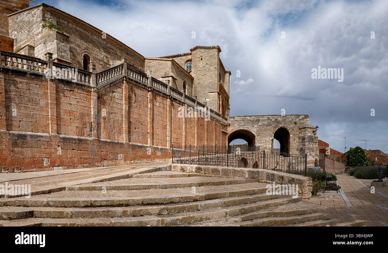 Collégiale de l'Assomption de Santa Maria del Campo. Burgos, Espagne. Banque D'Images