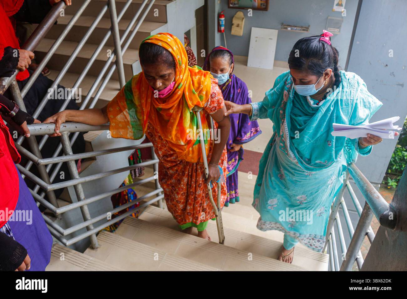 8 septembre 2021 : 08 septembre 2021 : Sylhet, Bnagladesh : Disbale personne vient prendre la 2ème dose de vaccin Covid-19 Moderna à 10 No Ward UCEP School Vaccine Center, Sylhet alors que la campagne nationale de vaccination de masse pour la 2ème dose a été commencée pendant 3 jours. (Crédit image : © MD Rafayat Haque Khan/ZUMA Press Wire) Banque D'Images