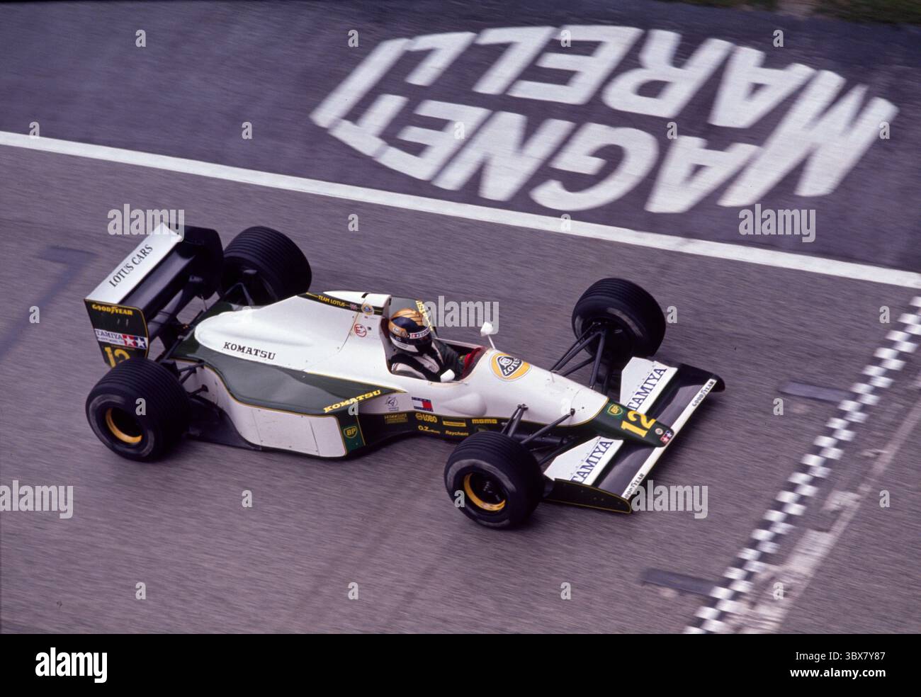 1991 Julian Bailey - Lotus 102B-Judd - F1 - Grand Prix de San Marino - Imola - Hasselblad original Scan Slide Banque D'Images
