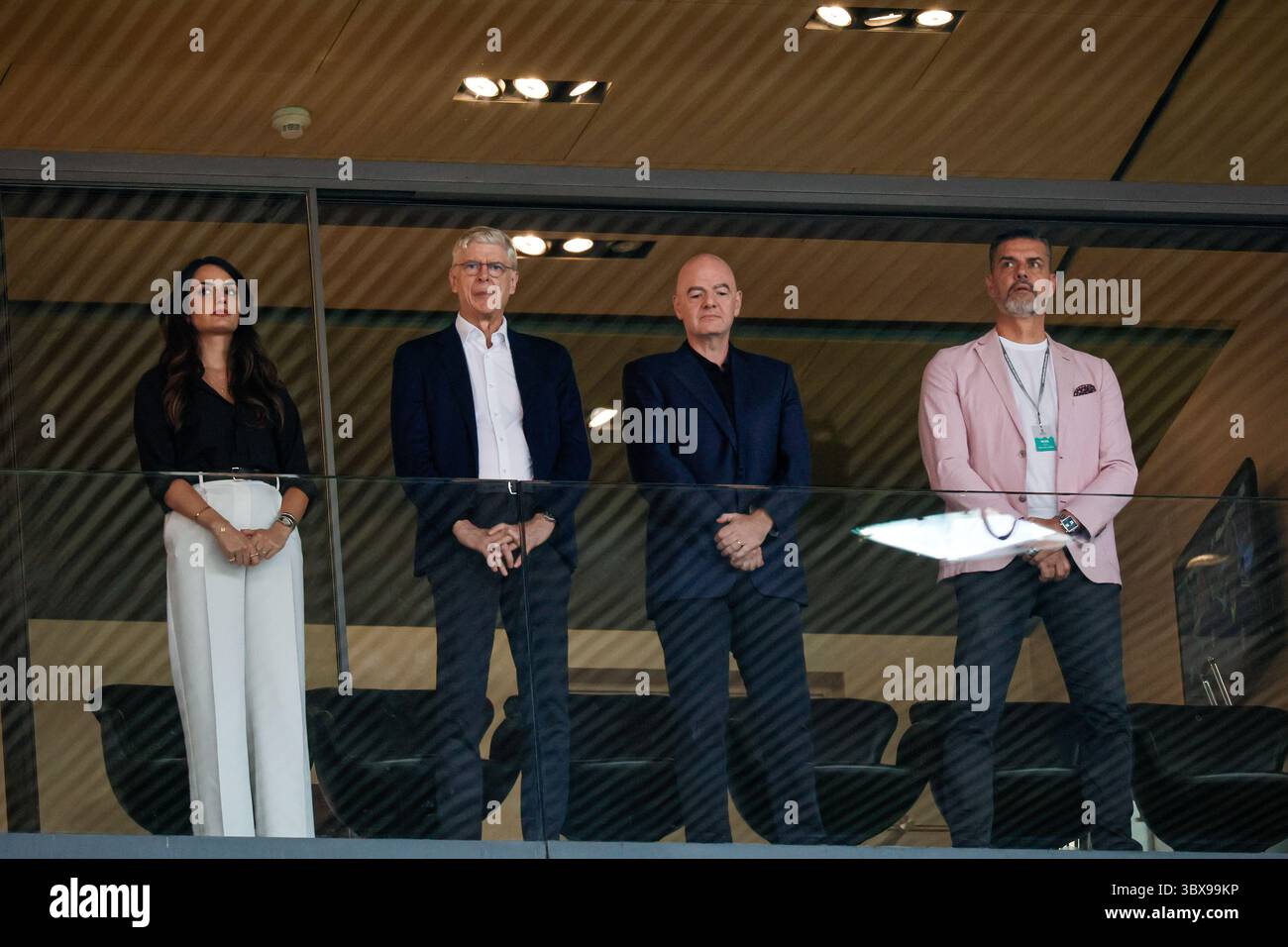 Stadion Letzigrund : Gianni Infantino e Arsène Weger lors du match de quart de finale de l'UEFA Womens EURO 2025 entre, Suède. 17 juillet 2025. Et l'Angleterre au Stadion Letzigrund à Zurich, Suisse. Francesco Farina/SPP (FRANCESCO FARINA/SPP) crédit : SPP Sport Press photo. /Alamy Live News Banque D'Images