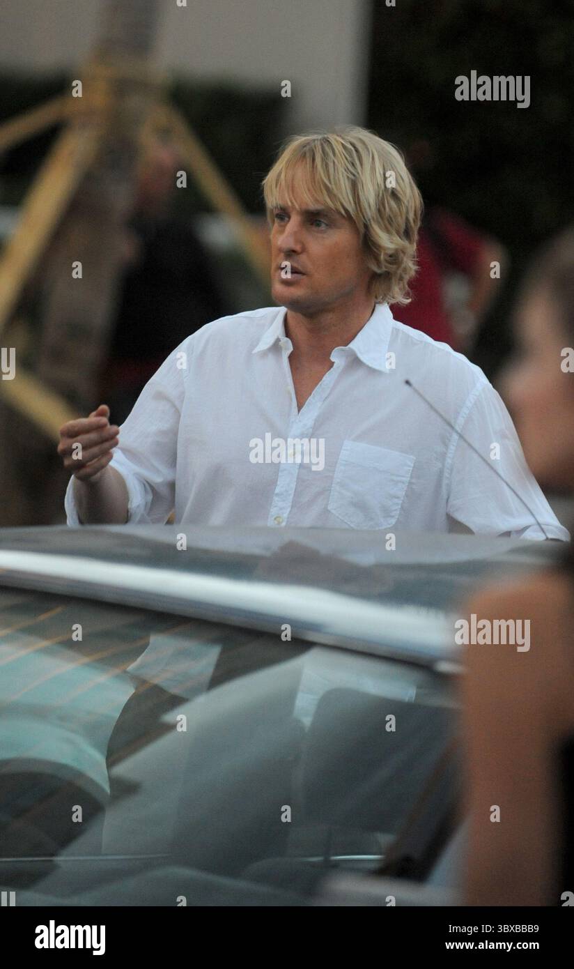MIAMI BEACH, FL - 18 AVRIL 2008 : (COUVERTURE EXCLUSIVE) les acteurs Jennifer Aniston et Owen Wilson tournent une scène pour 'Marley and me' au Tides Hotel. 18 avril 2008 à Miami Beach, Floride. ...Personnes : Owen Wilson (crédit image : © SMG via ZUMA Press Wire) Banque D'Images