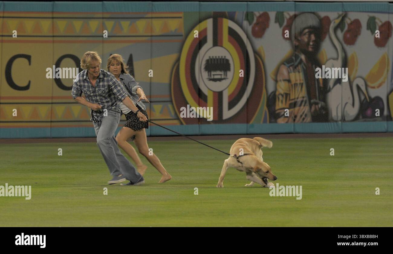 MIAMI- FL - 02 MAI 2008 : Jennifer Aniston et Owen Wilson filment une scène pour leur film Marley & me au match des Florida Marlins le 02 mai 2008 à Miami, Floride. ...Personnes : Jennifer Aniston ; Owen Wilson (image crédit : © SMG via ZUMA Press Wire) Banque D'Images
