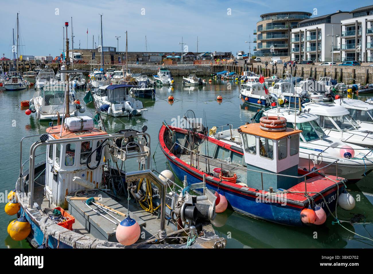 Bateaux à Bridport Harbour, West Bay, Dorset, Angleterre Banque D'Images