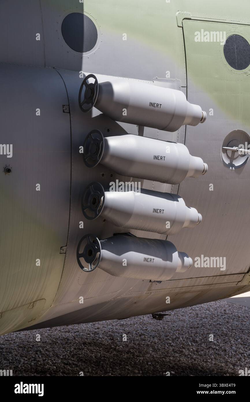 1er juin 2021, Hill Air Force base, Utah, États-Unis : moteurs de décollage assistés par fusée sur un avion de transport militaire Lockheed C-130 Hercules au Hill Aerospace Museum dans l'Utah. (Crédit image : © Jon G. Fuller/VW pics via ZUMA Press Wire) Banque D'Images