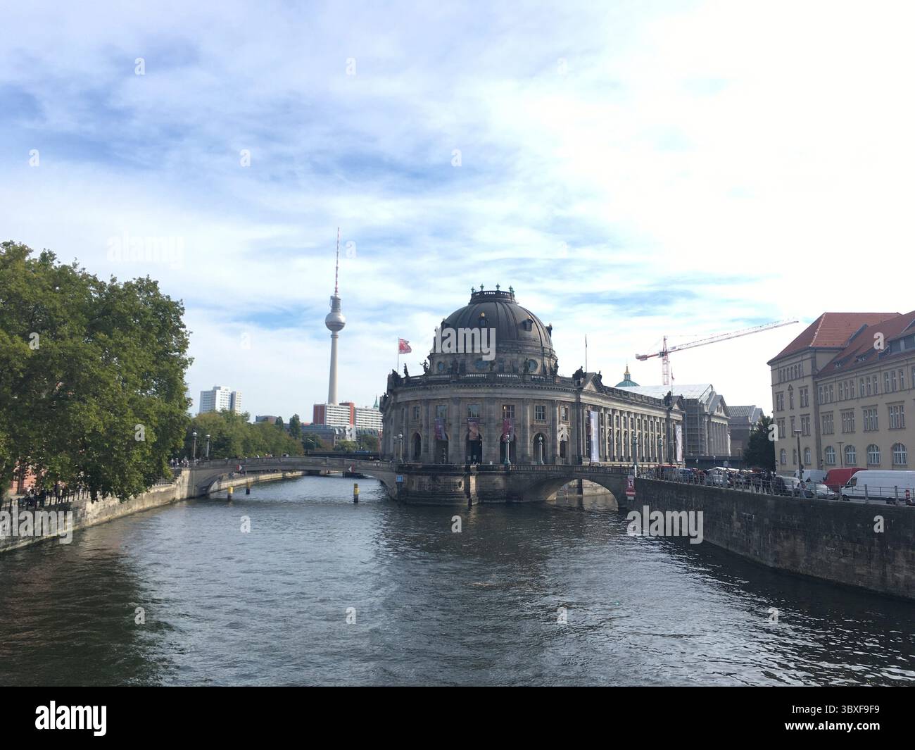 Pologne - la ville de Poznań capture une architecture diversifiée, des maisons de ville Renaissance aux façades Art Nouveau en passant par les tours modernes Banque D'Images