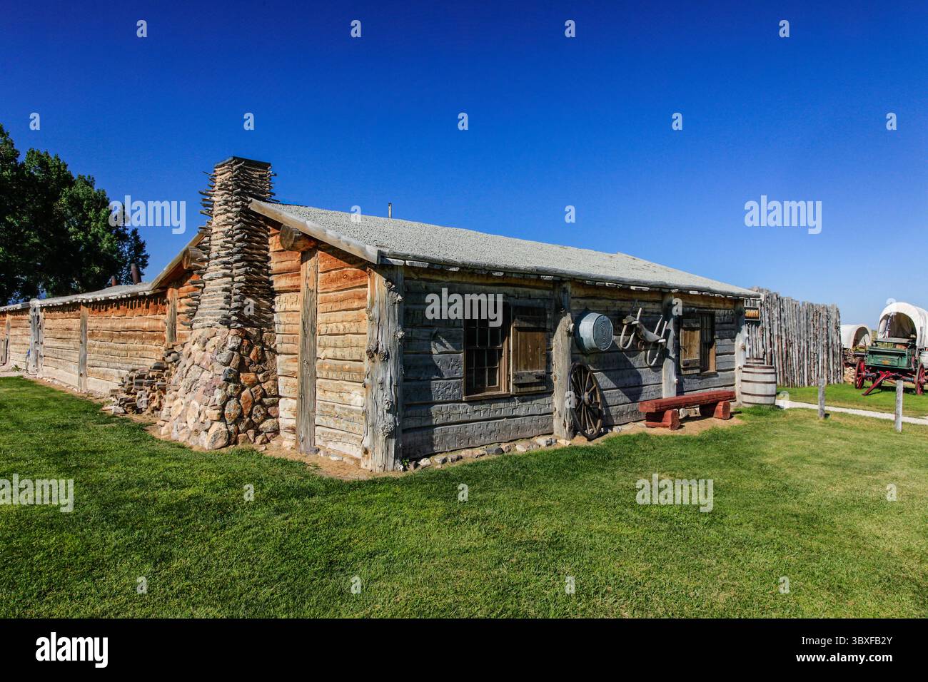 29 juillet 2011, Wyoming, États-Unis : une cabane en rondins de pionniers originale sur le Sun Ranch et le site de la piste mormon dans le centre du Wyoming. (Crédit image : © Jon G. Fuller/VW pics via ZUMA Press Wire) Banque D'Images