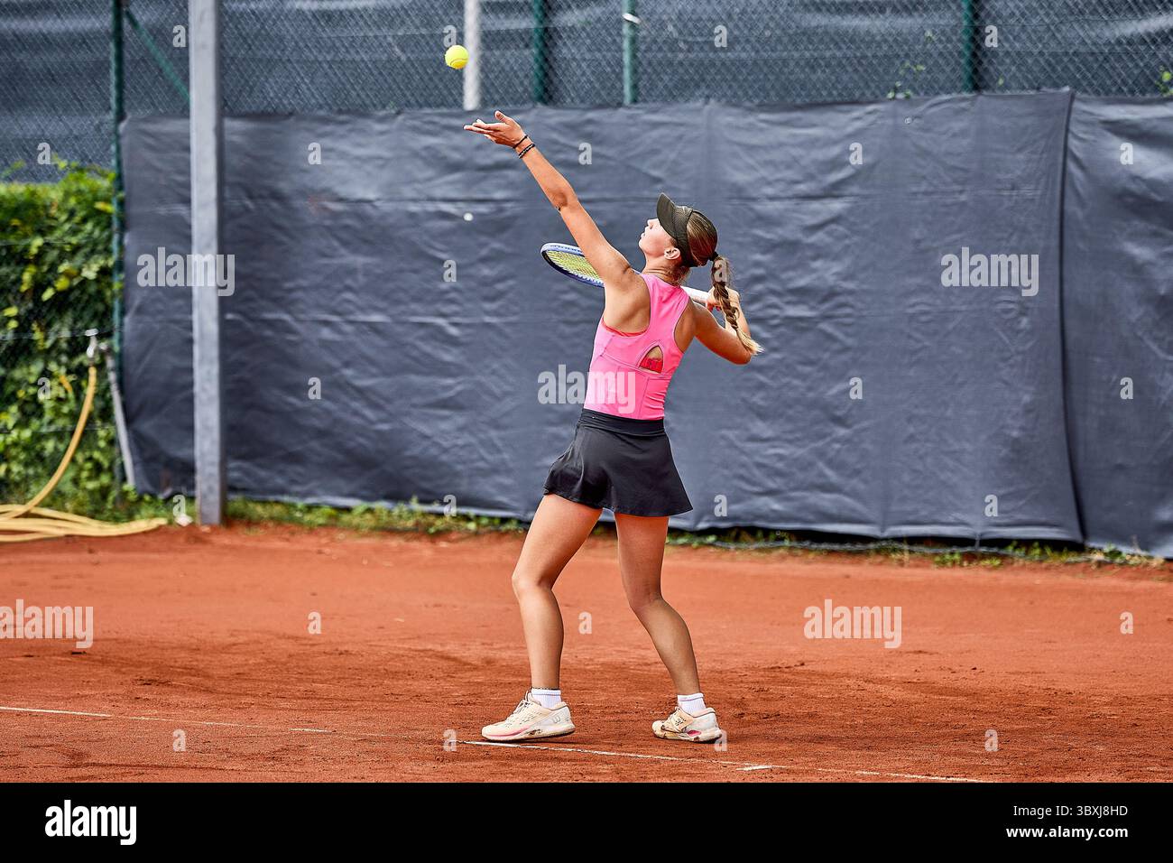 Hambourg, Hambourg, Allemagne. 18 juillet 2025. Sert à Fleur de Bresser des pays-Bas lors des coupes d'été Tennis Europe 2025 - Girls Tennis, 18.7,2025, Hambourg (Tennis am Rothenbaum), Allemagne, Foto : Mathias Schulz (crédit image : © Mathias Schulz/ZUMA Press Wire) USAGE ÉDITORIAL SEULEMENT ! Non destiné à UN USAGE commercial ! Banque D'Images