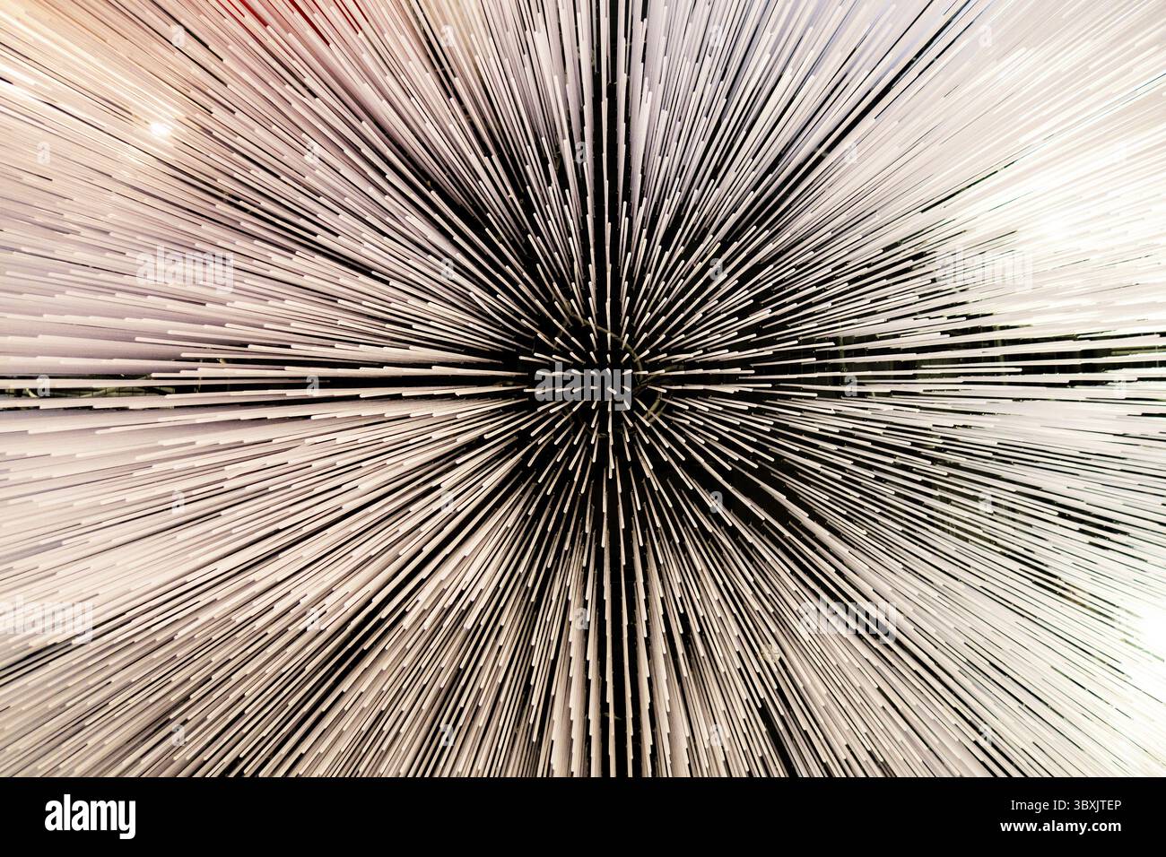 Fond d'écran de conception de technologie abstraite avec des lignes de rayons et étoile. Effet fascinant futuriste à la mode Banque D'Images