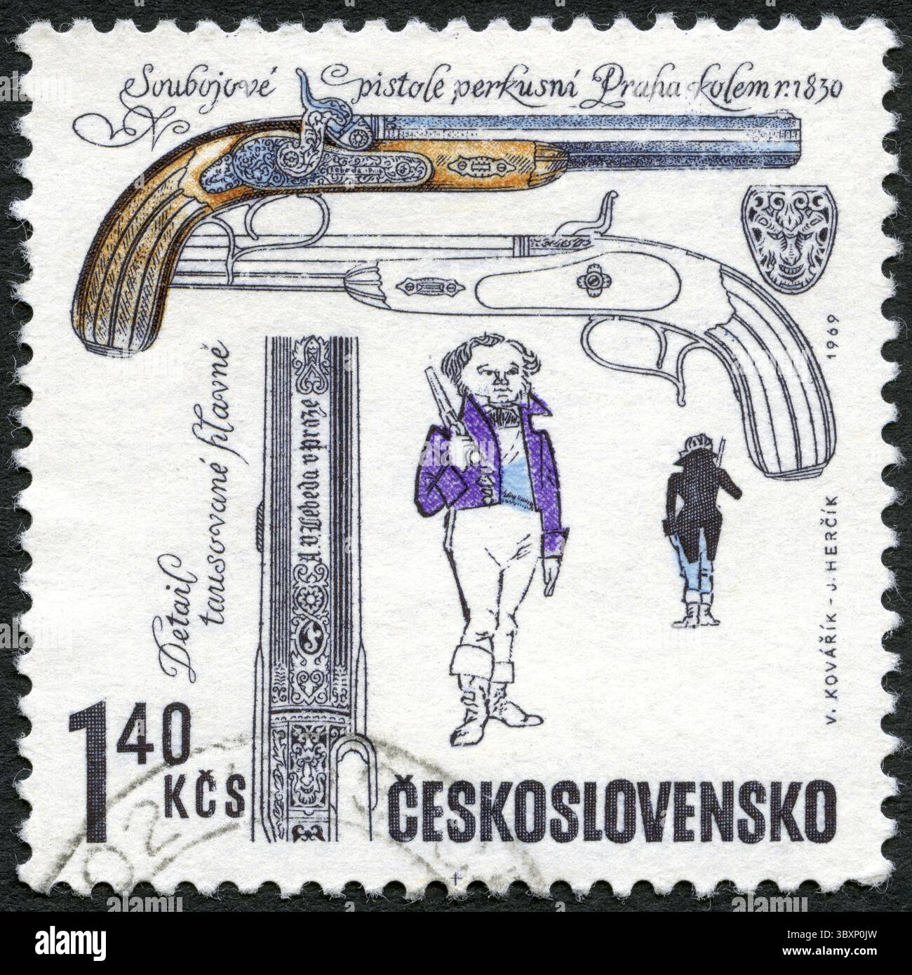 TCHÉCOSLOVAQUIE - VERS 1969 : un timbre imprimé en Tchécoslovaquie montre des pistolets Duelling, de l'atelier Lebeda, Prague, 1835, série armes à feu historiques Banque D'Images