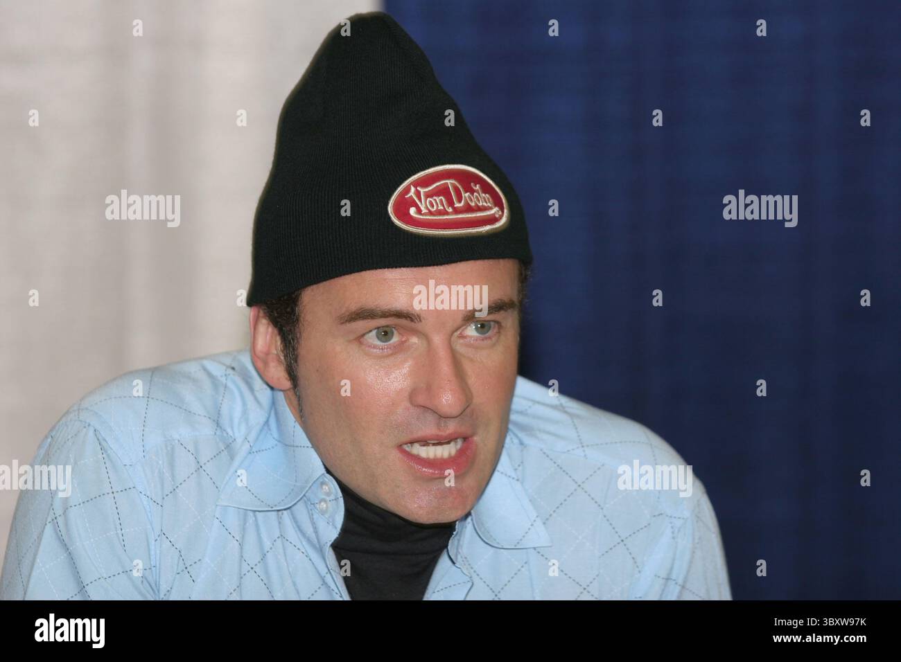 19 février 2005 ; San Francisco, CA, États-Unis ; JULIAN MCMAHON de NIP Tuck joue le rôle du méchant méga, le Dr Victor Van Doom dans le nouveau film « Fantastic four » basé sur les bandes dessinées Marvel. Le film 20th Century Fox sortira le 8 juillet 2005. McMahon faisait la promotion du film à la WonderCon tenue au Moscone Convention Center. (Crédit image : © Dane Andrew/ZUMA Press Wire) Banque D'Images