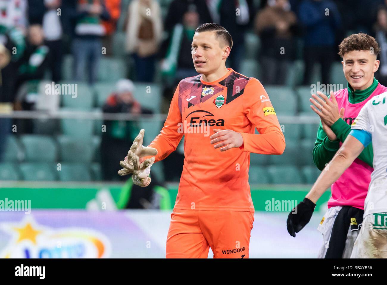 19 décembre 2021, Varsovie, Pologne : Filip Majchrowicz de Radomiak vu lors du match de la Ligue polonaise PKO Ekstraklasa entre Legia Warszawa et Radomiak Radom au stade municipal du maréchal Jozef Pilsudski Legia Varsovie. (Crédit image : © Mikolaj Barbanell/SOPA images via ZUMA Press Wire) Banque D'Images