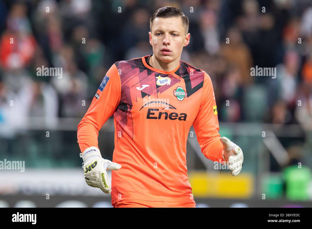 19 décembre 2021, Varsovie, Pologne : Filip Majchrowicz de Radomiak en action lors du match de la Ligue polonaise PKO Ekstraklasa entre Legia Warszawa et Radomiak Radom au stade municipal du maréchal Jozef Pilsudski Legia Varsovie. (Crédit image : © Mikolaj Barbanell/SOPA images via ZUMA Press Wire) Banque D'Images