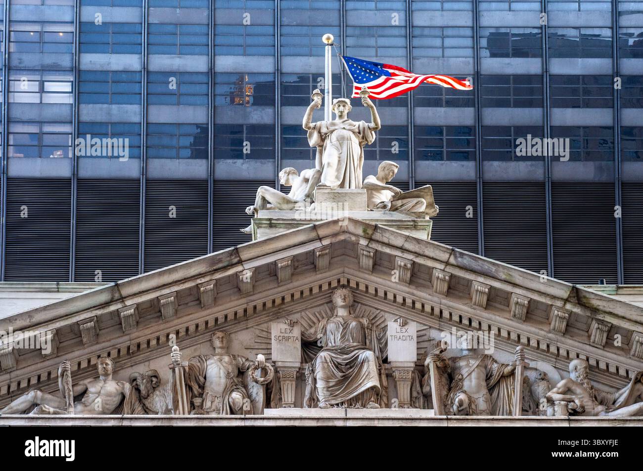 29 septembre 2009, New York, New York, États-Unis : Chambre d'appel de la Cour suprême de l'État de New York. E 25th Street et Madison Avenue. (LUN-ven 9h00 à 17h00 / session de SEA-mer-jeu à partir de 14h00 coupes et ven à partir de 10h00). Ce bâtiment de style palladien soutenu par des colonnes corinthiennes, a été construit en 1900 par James Brown Lord et décoré de sculptures intéressantes comme Justice, The Power et The Studio. En l'espèce, plus de 3 000 appels sont interjetés annuellement. Le lobby présente des expositions des plus célèbres cas. (Crédit image : © Sergi Reboredo/ZUMA Press Wire) Banque D'Images