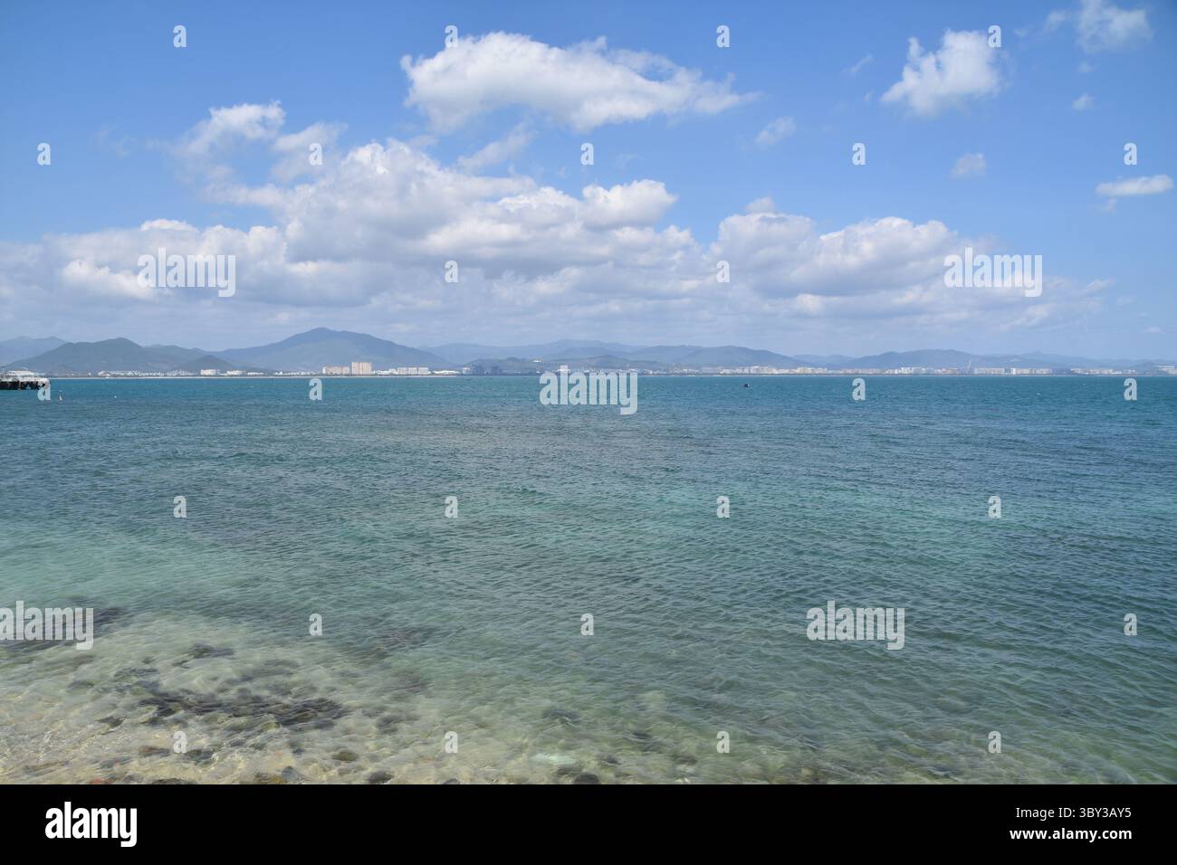 Eaux cristallines près de Sanya Banque D'Images