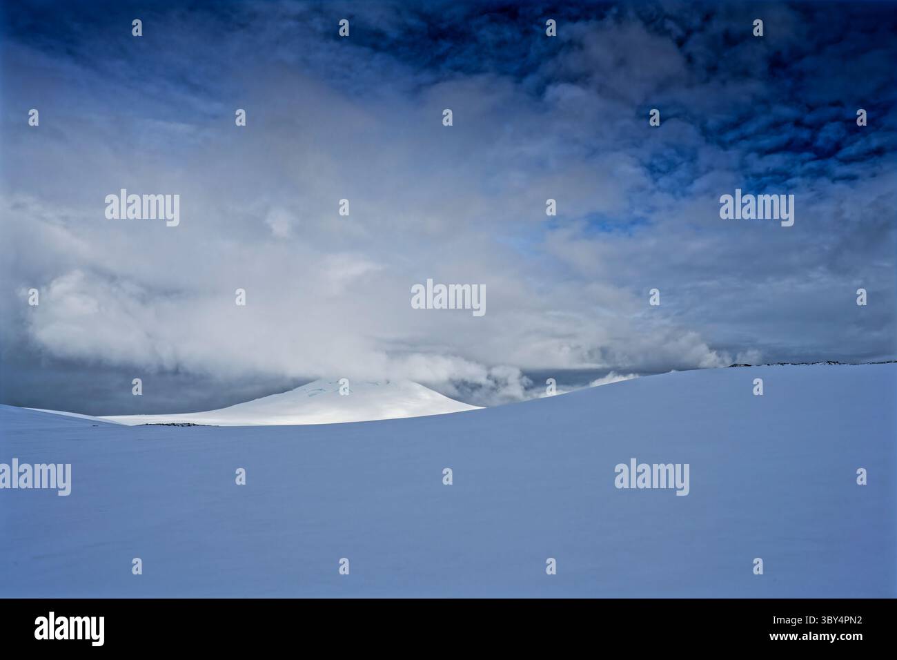Paysage accidenté, Damoy point, baie de Dorian, Antarctique Banque D'Images