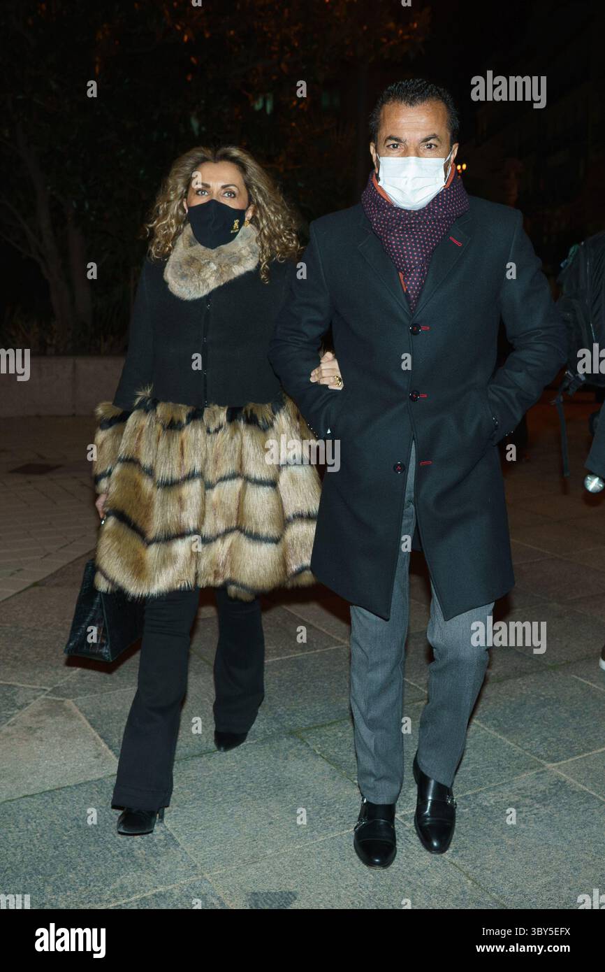 16 janvier 2022, Madrid, Espagne : Jose Pedro Prados 'El Fundi' et Ana Belen Escolar arrivent à l'église de Santa Barbara pour les funérailles de Jaime Ostos..le torero est décédé le 8 janvier 2022 à Bogota (Colombie), où il était en vacances avec sa femme, Maria Angeles Grajal. (Crédit image : © Atilano Garcia/SOPA images via ZUMA Press Wire) Banque D'Images