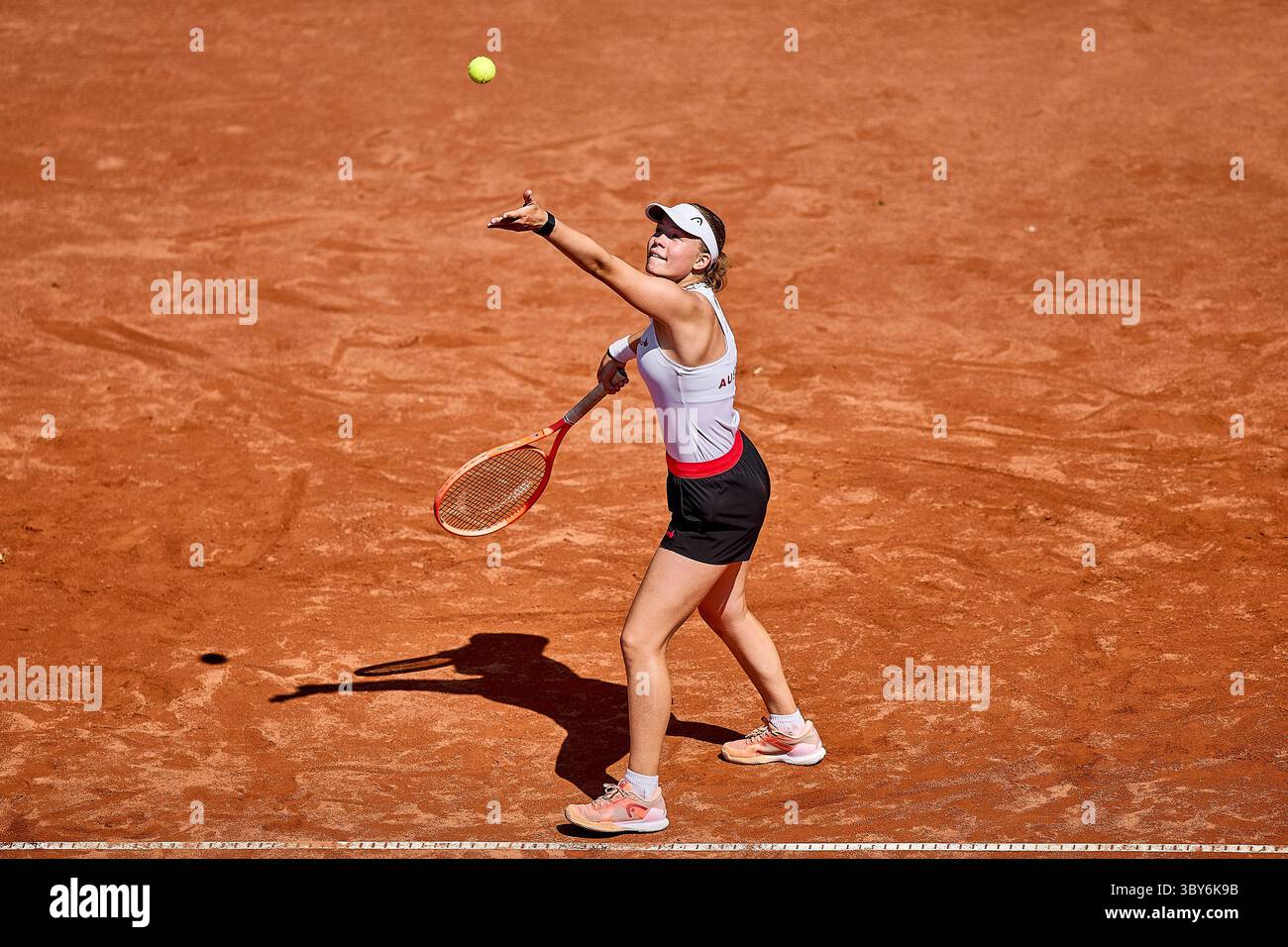 Hambourg, Hambourg, Allemagne. 19 juillet 2025. Anna Pircher d'Autriche sert à Barbara Kostecka de Pologne lors des coupes d'été Tennis Europe 2025 - Girls Tennis, 19.7,2025, Hambourg (Tennis am Rothenbaum), Allemagne, Foto : Mathias Schulz (crédit image : © Mathias Schulz/ZUMA Press Wire) USAGE ÉDITORIAL SEULEMENT ! Non destiné à UN USAGE commercial ! Banque D'Images
