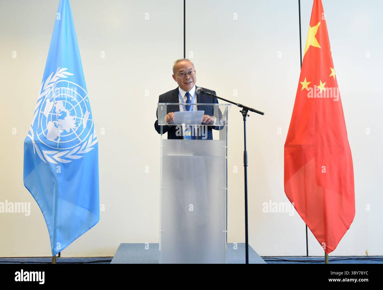 Vienne, Autriche. 18 juillet 2025. Li Song, représentant permanent de la Chine auprès de l'ONU et d'autres organisations internationales à Vienne, prend la parole lors d'une réception de promotion pour l'Organisation internationale de médiation (IOMed) à Vienne, Autriche, le 18 juillet 2025. L’IOMed servira d’organisation intergouvernementale de premier plan pour aider à régler les différends internationaux par la médiation, a déclaré vendredi un envoyé chinois. Crédit : HE Canling/Xinhua/Alamy Live News Banque D'Images