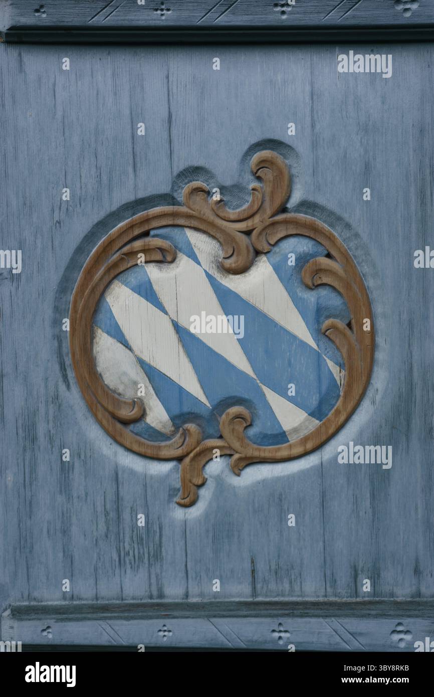 Obturateur avec les couleurs blanc et bleu de l'État libre de Bavière, blanc-bleu, bleu-blanc, motif diamant, État libre, état fédéral de Mittenwald Banque D'Images