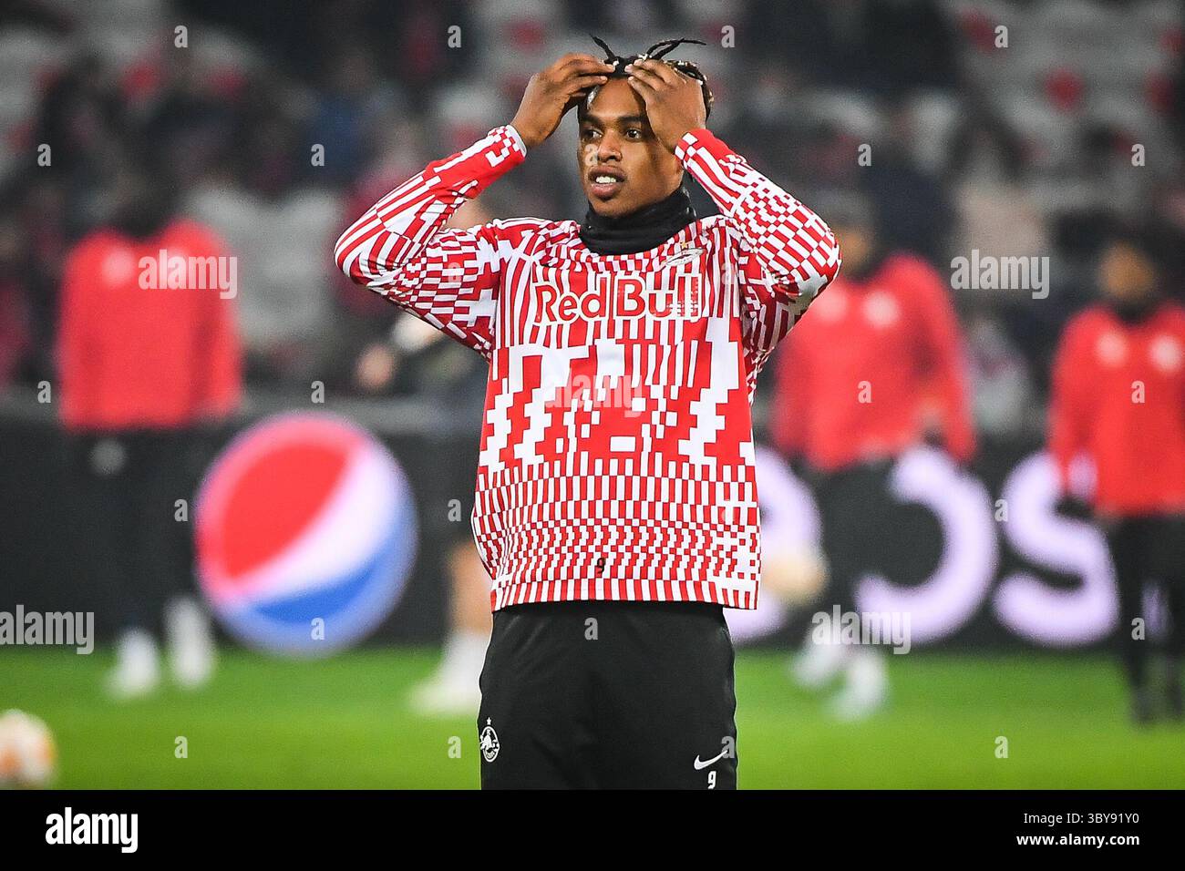 23 novembre 2021, Villeneuve-d'Ascq, France, France : ADAMU junior du RB Salzbourg lors du match du groupe G de l'UEFA Champions League entre Lille OSC (LOSC) et RB Salzburg (Red Bull Salzbourg) au stade Pierre Mauroy le 23 novembre 2021 à Villeneuve-d'Ascq près de Lille, France. (Crédit image : © Matthieu Mirville/ZUMA Press Wire) Banque D'Images