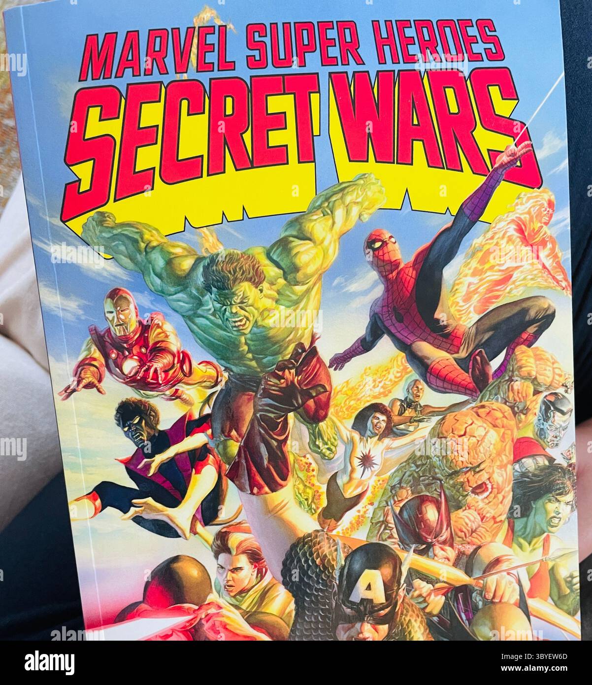 Still Life of Marvel Superheroes, secret Wars, livre de poche, 2025, États-Unis Banque D'Images