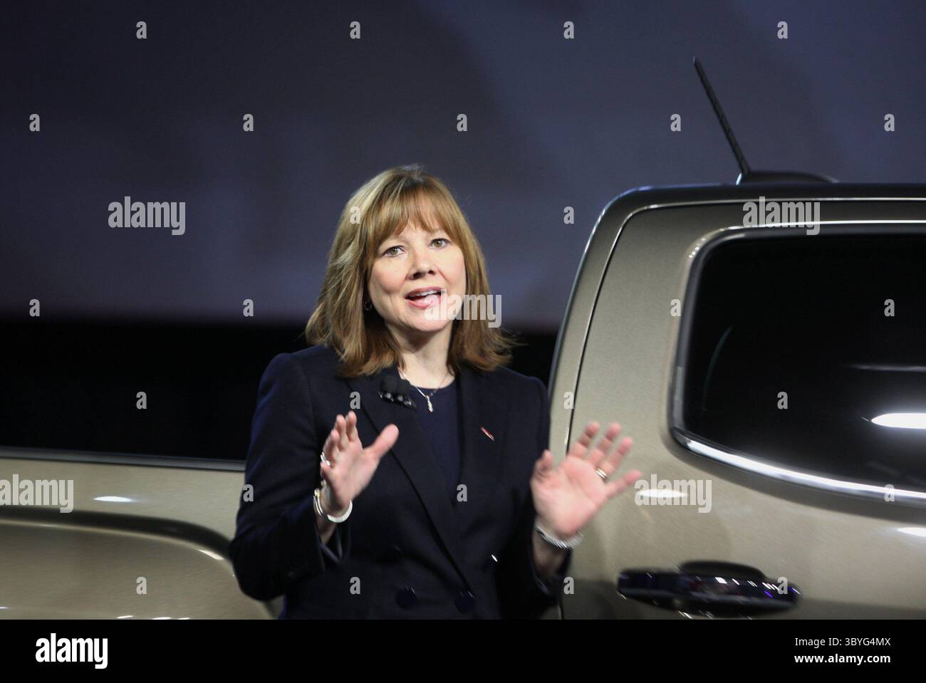 12 janvier 2014 - Detroit, mi, États-Unis - Mary Barra, nouvelle PDG de General Motors, présente le tout nouveau Canyon 2015 de GMC lors d'un événement au Russell Industrial Center de Detroit le dimanche 12 janvier 2014. (Crédit image : © Romain Blanquart/Detroit Free Press via ZUMA Press Wire) Banque D'Images