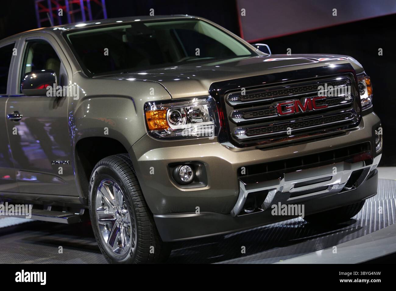 12 janvier 2014 - Detroit, MICH, États-Unis - le tout nouveau Canyon 2015 de GMC a été présenté lors d'un événement au Russell Industrial Center de Detroit, le 12 janvier 2014. (Crédit image : © Romain Blanquart/Detroit Free Press via ZUMA Press Wire) Banque D'Images