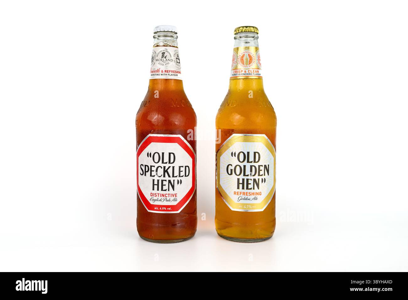 Anciennes bouteilles de bière Speckled Hen – pays de Galles, Royaume-Uni – 22 juin 2025 Banque D'Images