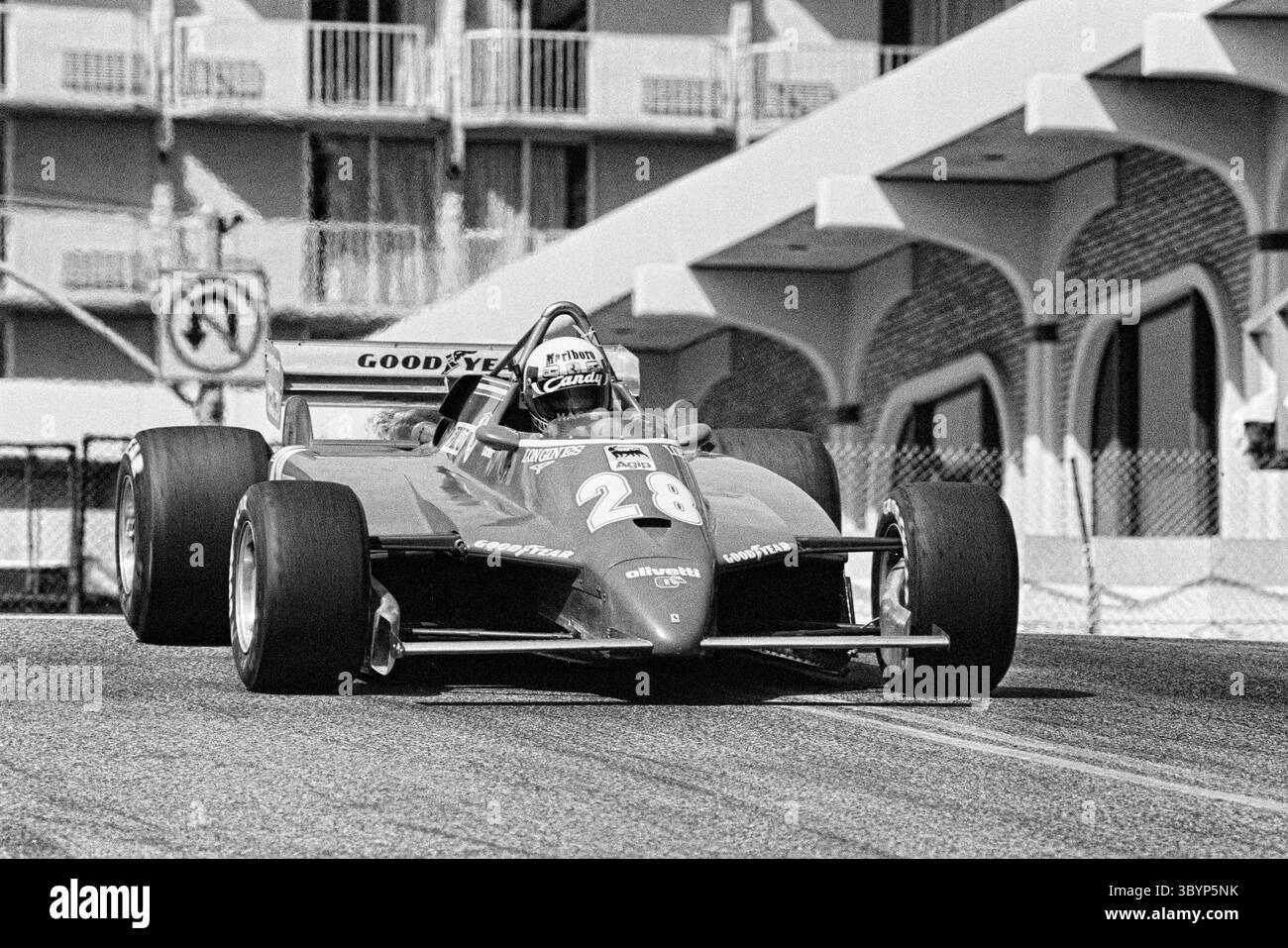 1982 Didier Pironi - Scuderia Ferrari 126 C2 - F1 long Beach Grand Prix - Imacon original Negative Scan Banque D'Images