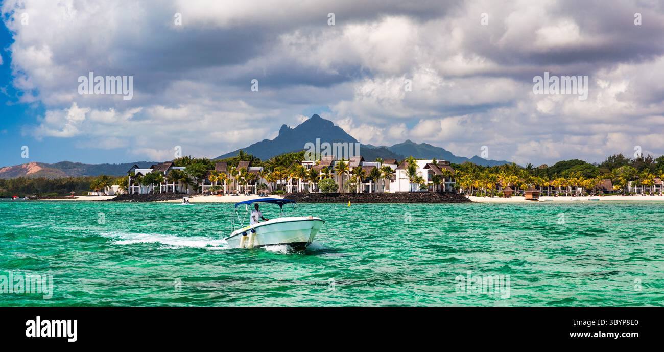 Paradis tropical, les meilleures plages de l'île Maurice, resorts de luxe. Paysage de tourisme récréatif. Luxueux complexe balnéaire avec piscine spa et Banque D'Images