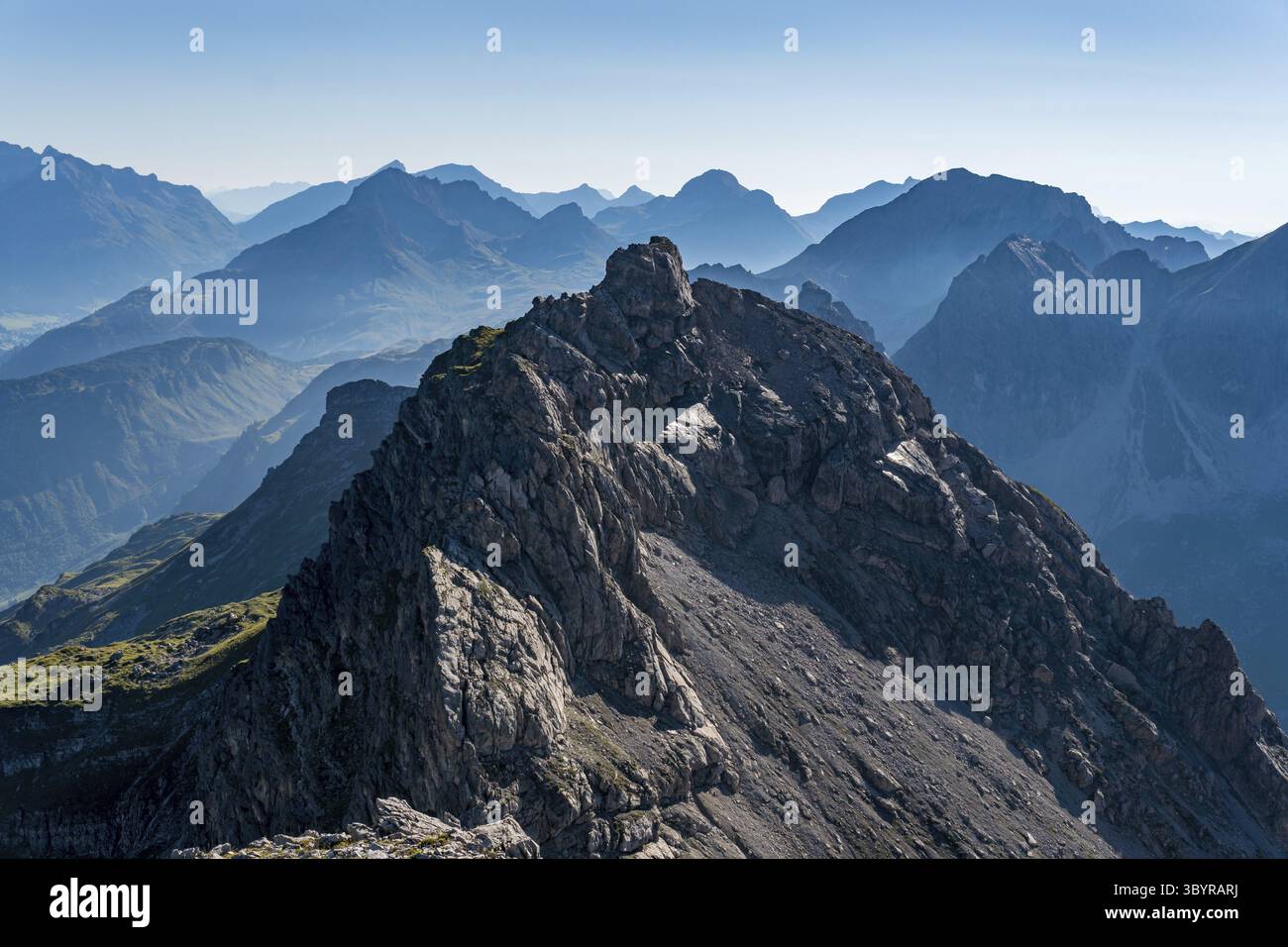 Visite de montagne difficile via la via ferrata de Mindelheim depuis Mittelberg Kleinwalsertal dans les Alpes Allgau Banque D'Images