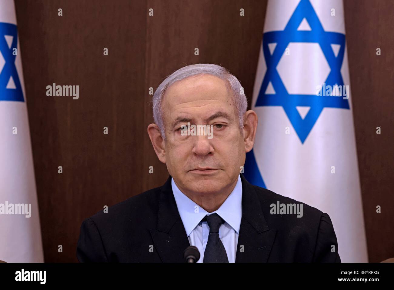 27 août 2023, Jérusalem : Jérusalem (-), 27/08/2023.- le premier ministre israélien Benjamin Netanyahou préside une réunion du cabinet à Jérusalem, le 27 août 2023. (Jerusalén) (crédit image : © Menahem Kahana/POOL via ZUMA Press Wire) Banque D'Images