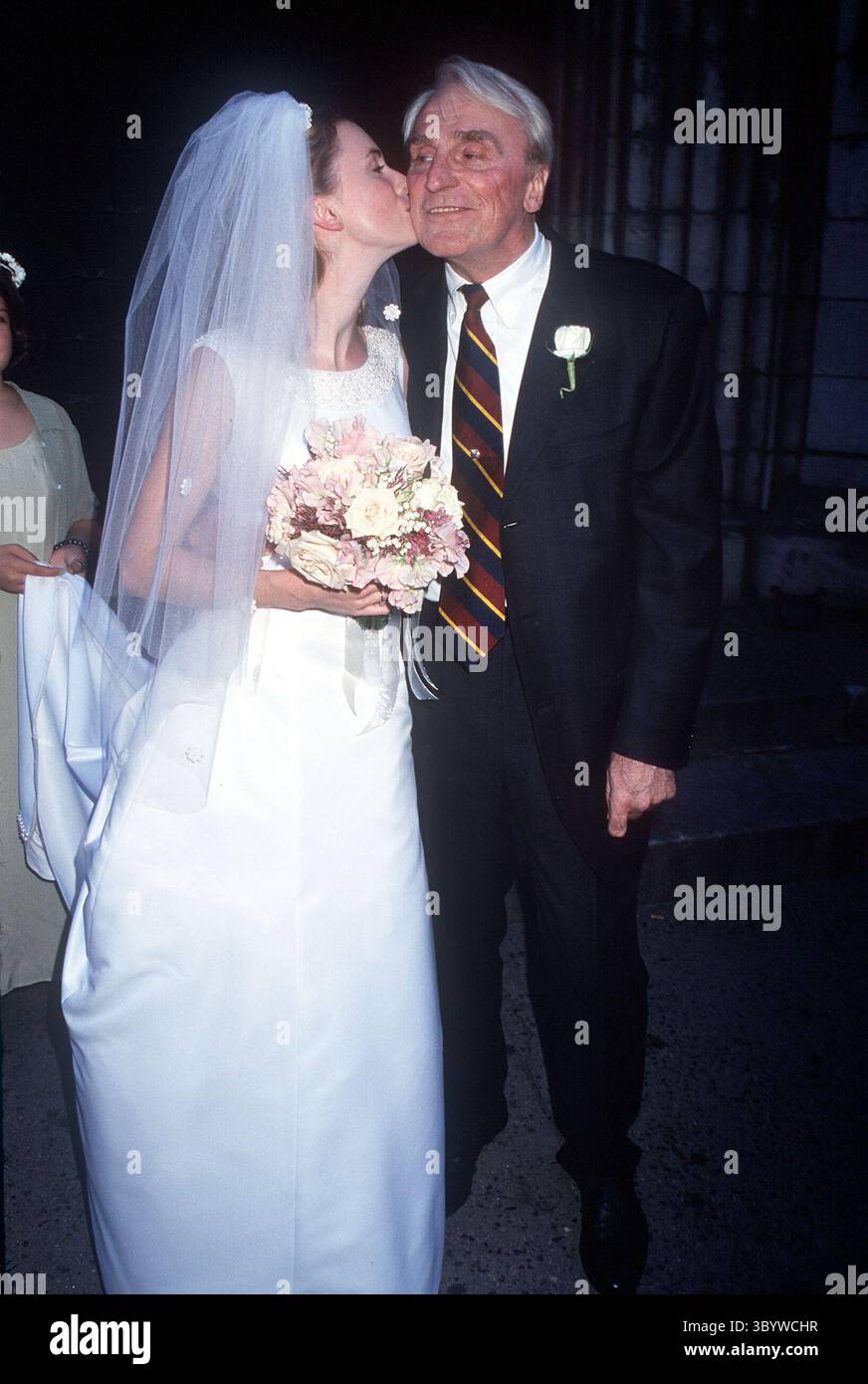 JAN. 1, 2011 -AMANDA CHAROLTTE ROGERS ET KEVIN CHARLES F. MAHONEY'S WEDDING.AT GRACE CHURCH, NYC 06/03/2000.AMANDA CHAROTTE ROGERS AVEC SON PÈRE VEACH ROGERS JR.. (Crédit image : © John Barrett/ZUMA Press Wire) Banque D'Images