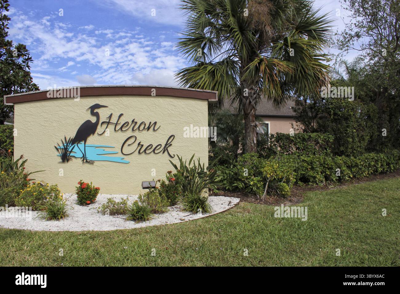 Palmetto FL - 6 novembre 2024 : panneau de subdivision Heron Creek situé à Palmetto en Floride Banque D'Images