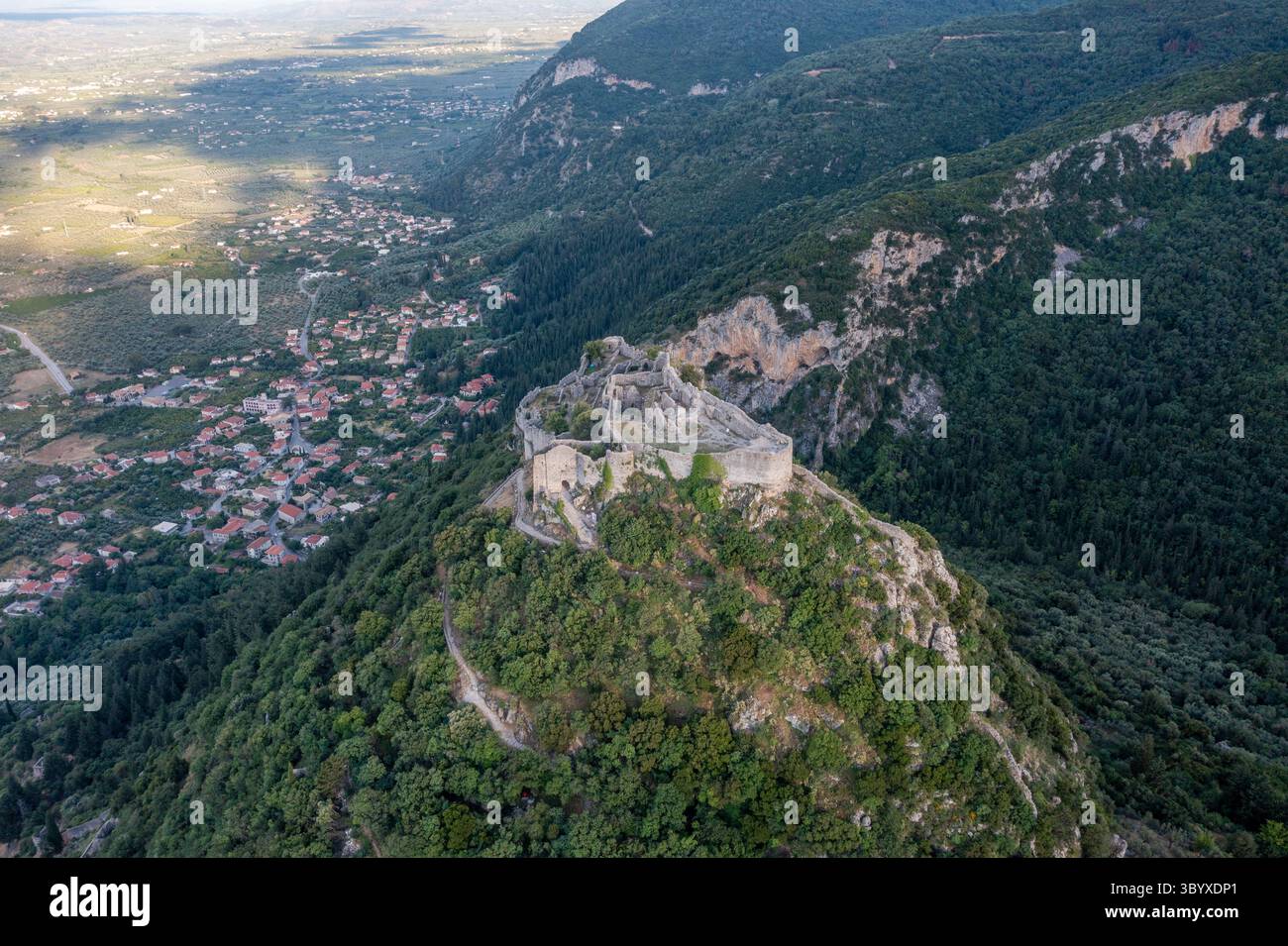 Vue aérienne de la forteresse du château à Mystras Grèce ruines byzantines Banque D'Images