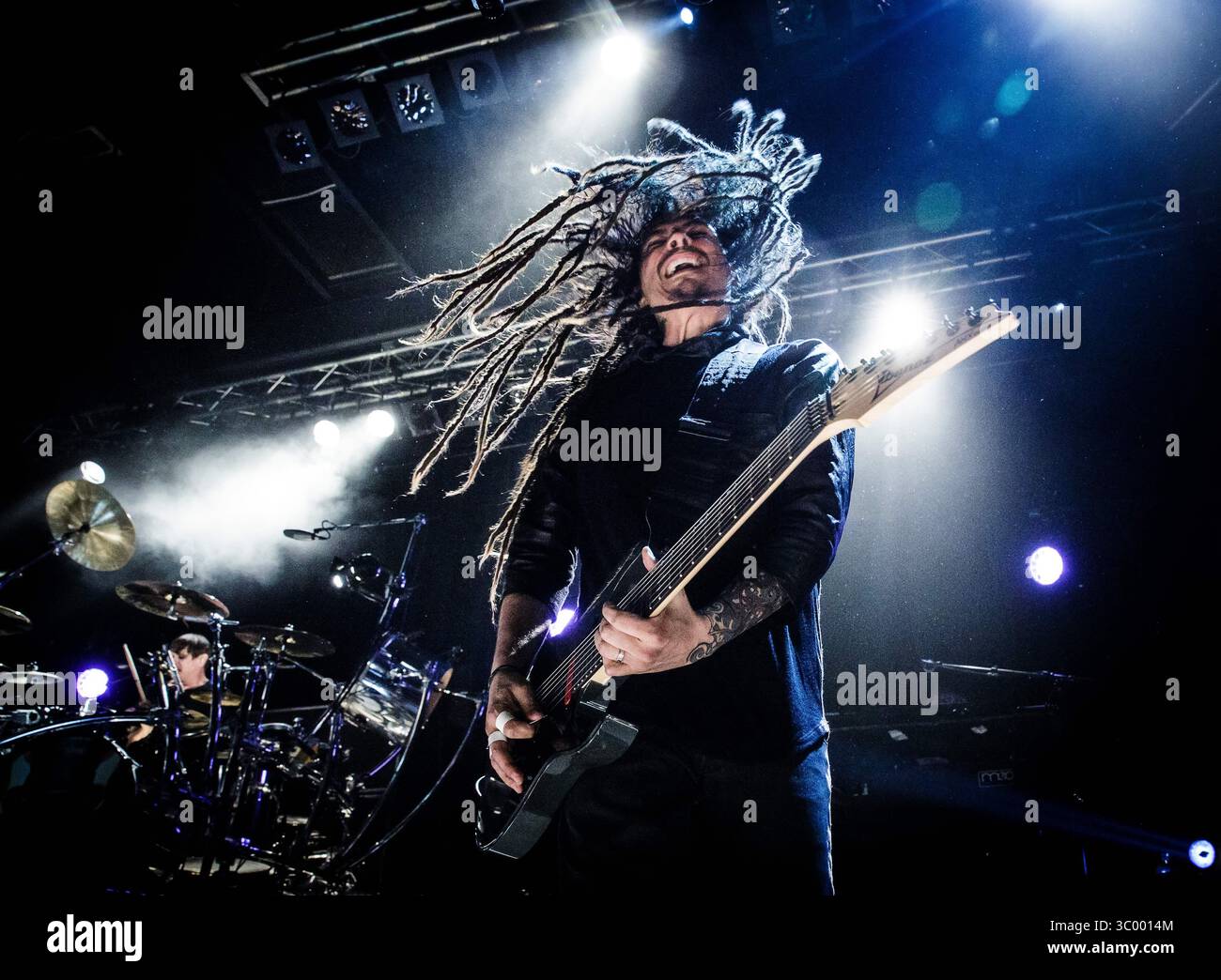 8 mai 2014 - Copenhague, Angleterre, Danemark - le groupe de nu metal américain Korn donne un concert à Amager Bio à Copenhague. Ici le guitariste James Shaffer est vu en direct sur scène. Danemark, 08/05 2014. (Crédit image : © Peter Troest/Gonzales photo via ZUMA Press) Banque D'Images